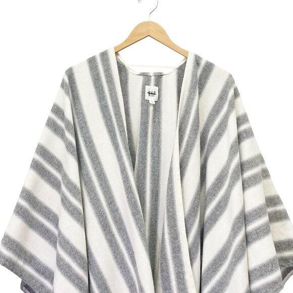 GAP Boho Fringed Poncho Cream & Gray Striped Wool Blend Oversized Size XS/S | OS - Picture 10 of 15